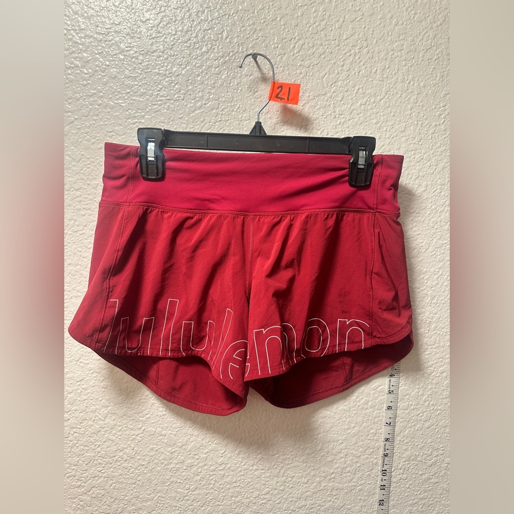 Lululemon mid rise speed up shorts A21